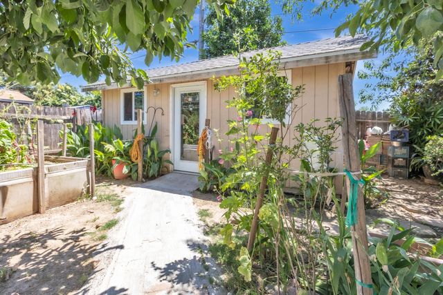 945 Sharian St, West Sacramento, CA 95605