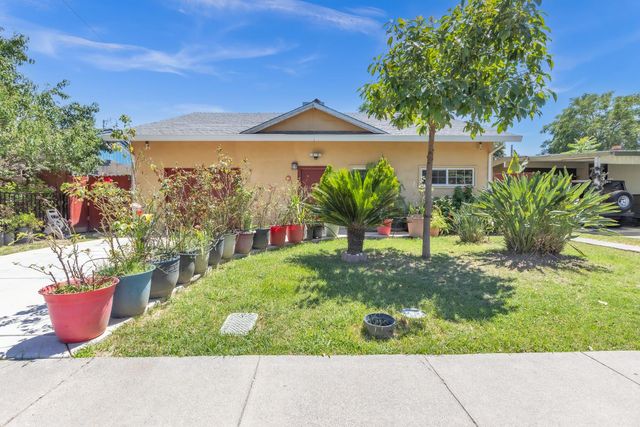 945 Sharian St, West Sacramento, CA 95605