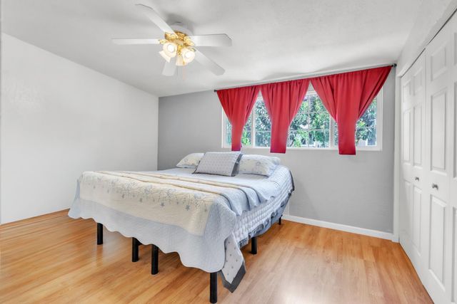 945 Sharian St, West Sacramento, CA 95605