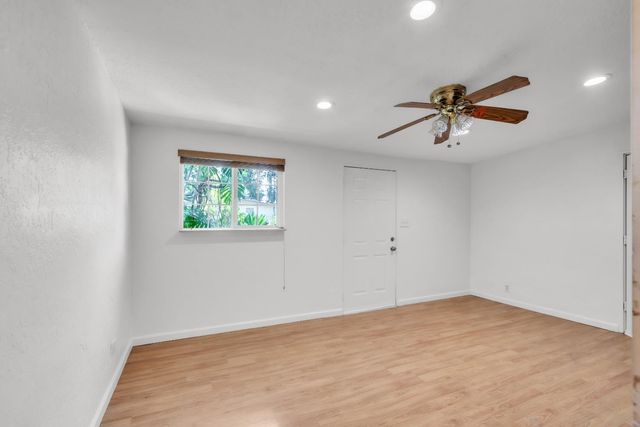 945 Sharian St, West Sacramento, CA 95605
