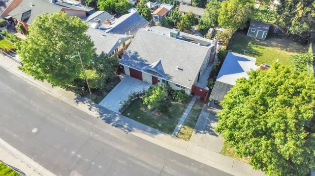 945 Sharian St, West Sacramento, CA 95605