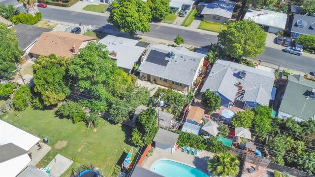 945 Sharian St, West Sacramento, CA 95605