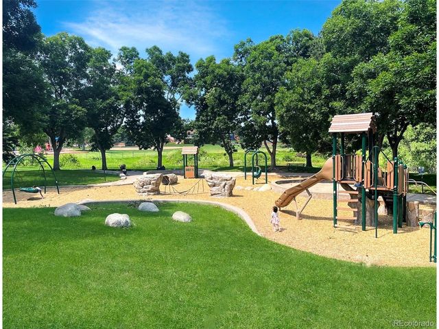 935 Brittany Way, Highlands Ranch, CO 80126