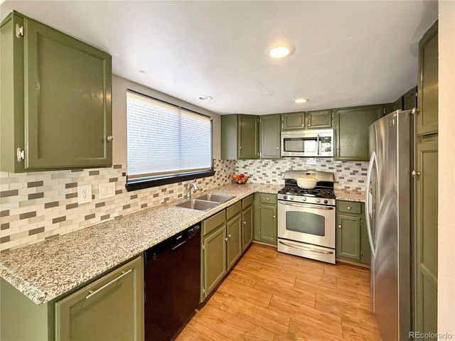 935 Brittany Way, Highlands Ranch, CO 80126