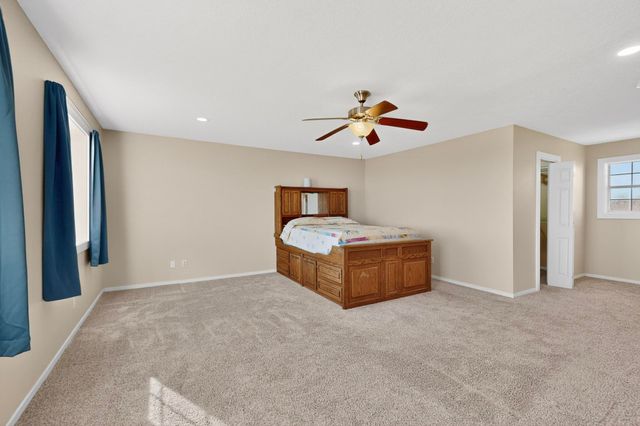 28 V Hill Road, Edgewood, NM 87015