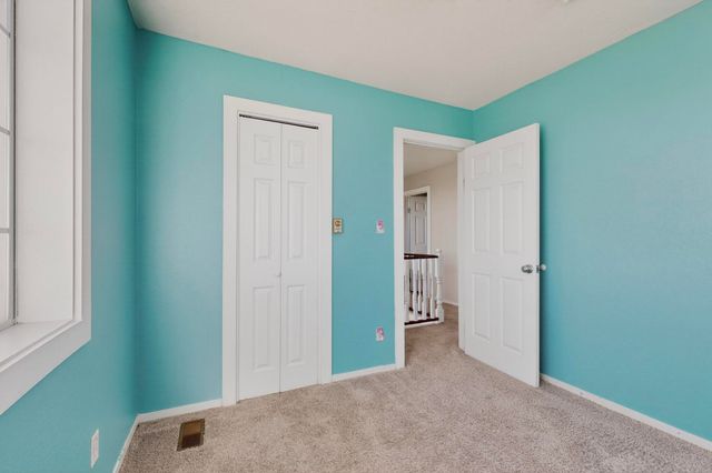 28 V Hill Road, Edgewood, NM 87015