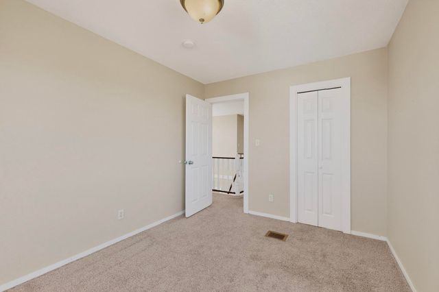 28 V Hill Road, Edgewood, NM 87015