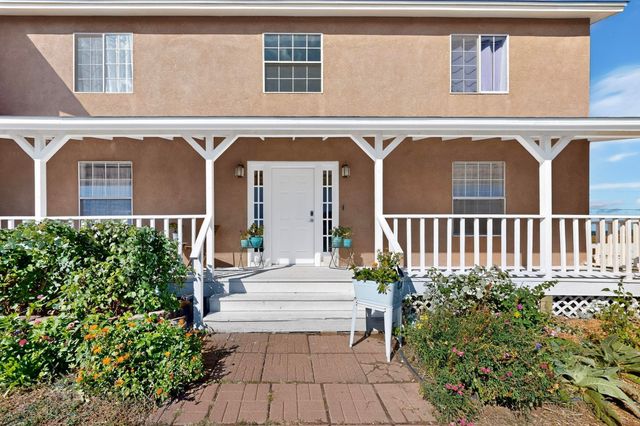 28 V Hill Road, Edgewood, NM 87015