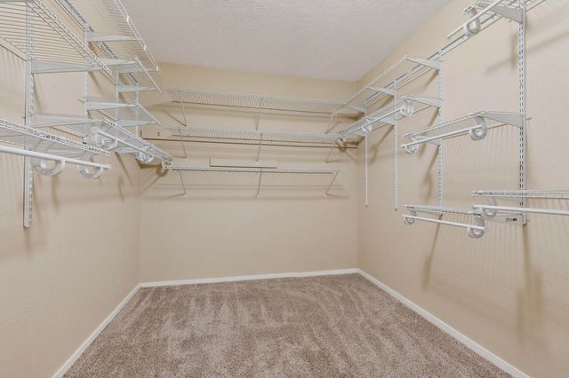 28 V Hill Road, Edgewood, NM 87015