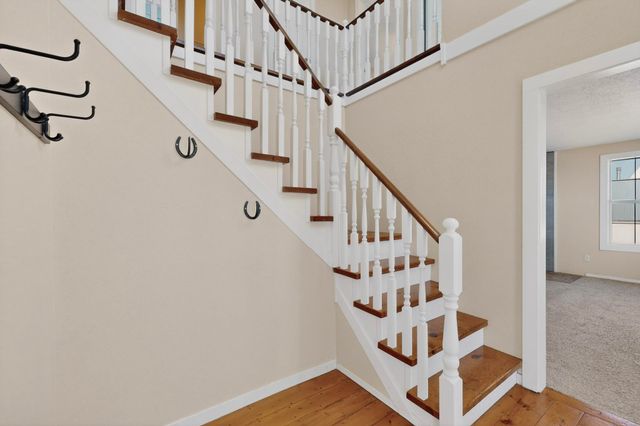 28 V Hill Road, Edgewood, NM 87015