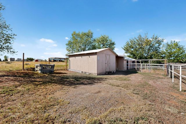 28 V Hill Road, Edgewood, NM 87015
