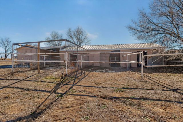 28 V Hill Road, Edgewood, NM 87015