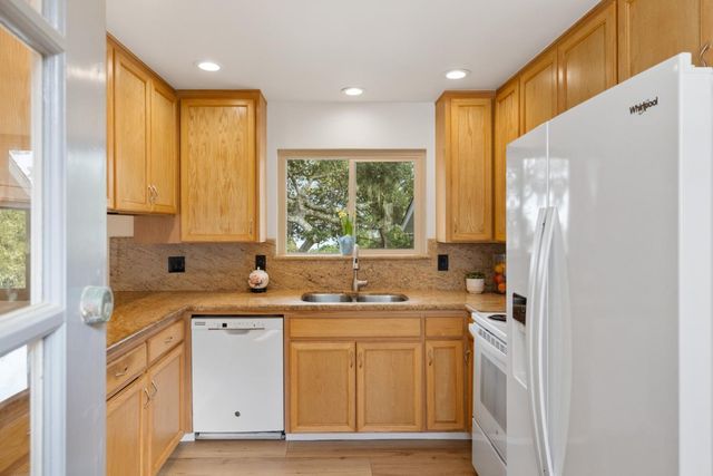 691 Fernwood Avenue, Monterey, CA 93940