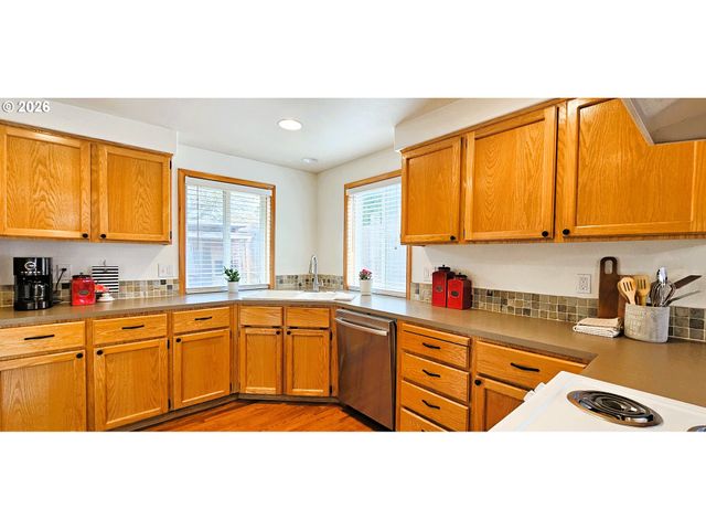841 12TH St, Lafayette, OR 97127