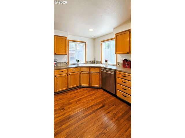 841 12TH St, Lafayette, OR 97127