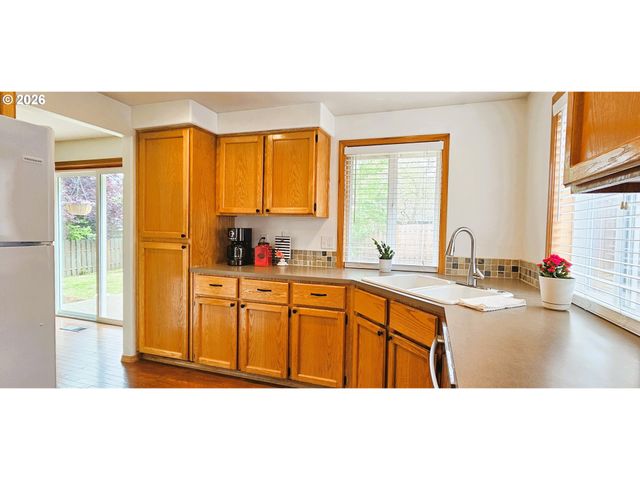 841 12TH St, Lafayette, OR 97127