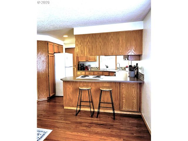 841 12TH St, Lafayette, OR 97127