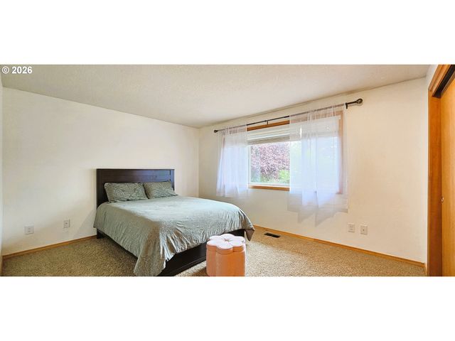 841 12TH St, Lafayette, OR 97127