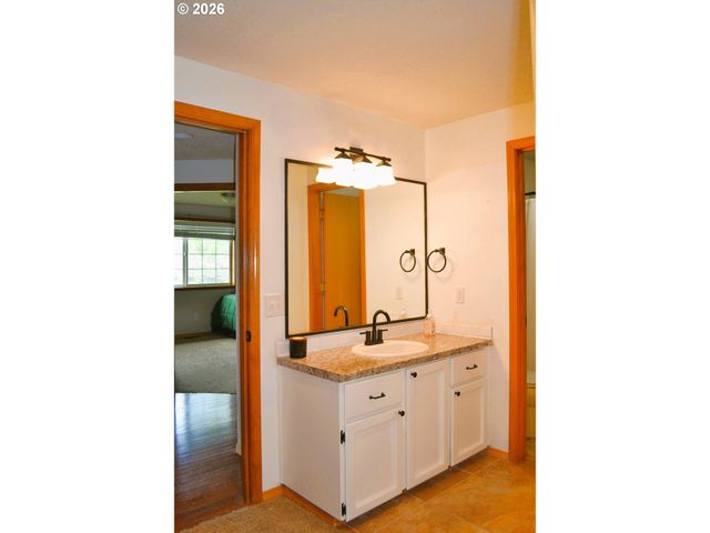 841 12TH St, Lafayette, OR 97127