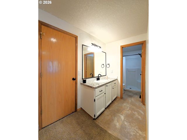 841 12TH St, Lafayette, OR 97127