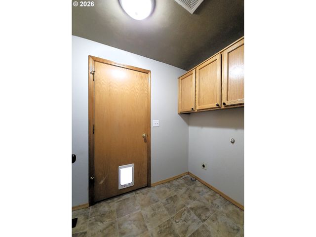 841 12TH St, Lafayette, OR 97127