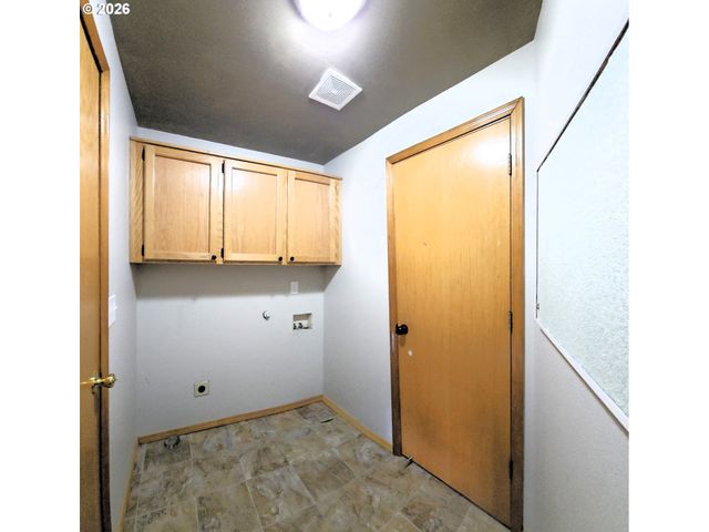 841 12TH St, Lafayette, OR 97127