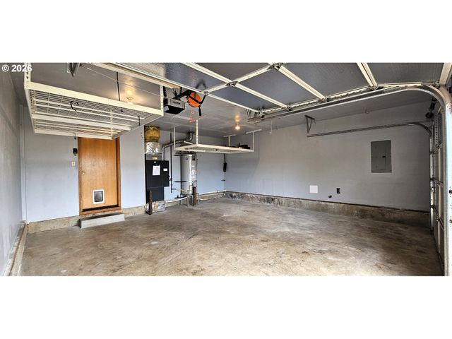 841 12TH St, Lafayette, OR 97127