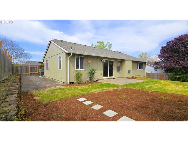 841 12TH St, Lafayette, OR 97127