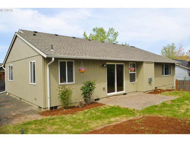841 12TH St, Lafayette, OR 97127