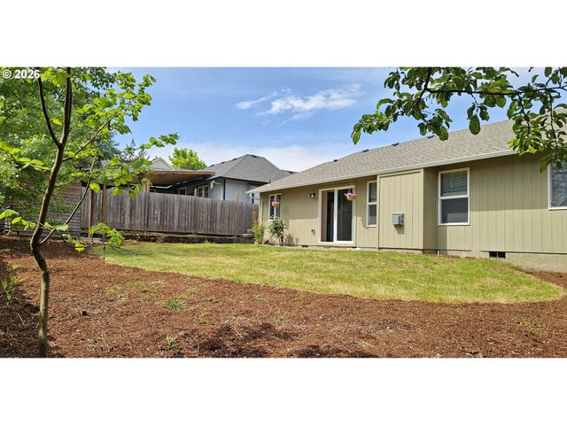 841 12TH St, Lafayette, OR 97127