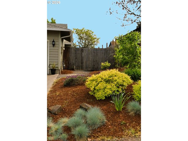841 12TH St, Lafayette, OR 97127