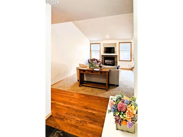 841 12TH St, Lafayette, OR 97127