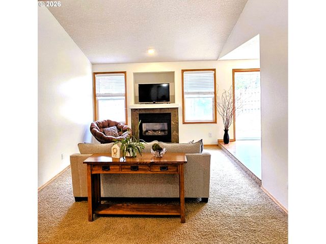 841 12TH St, Lafayette, OR 97127