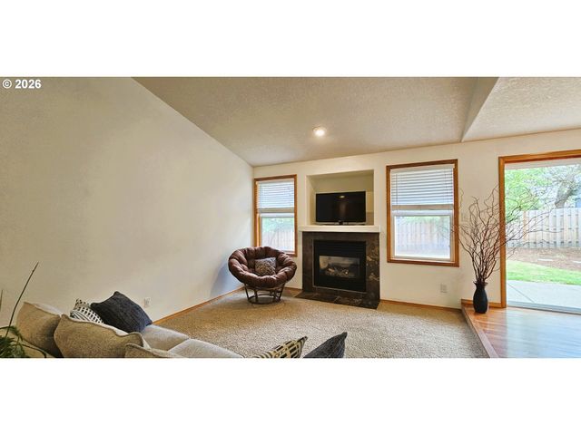 841 12TH St, Lafayette, OR 97127