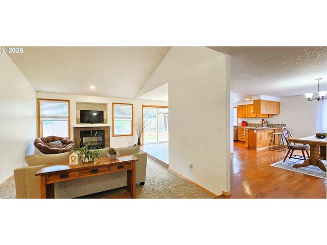 841 12TH St, Lafayette, OR 97127