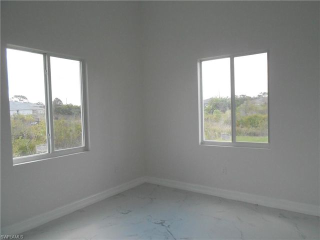 2809 55th ST W, Lehigh Acres, FL 33971