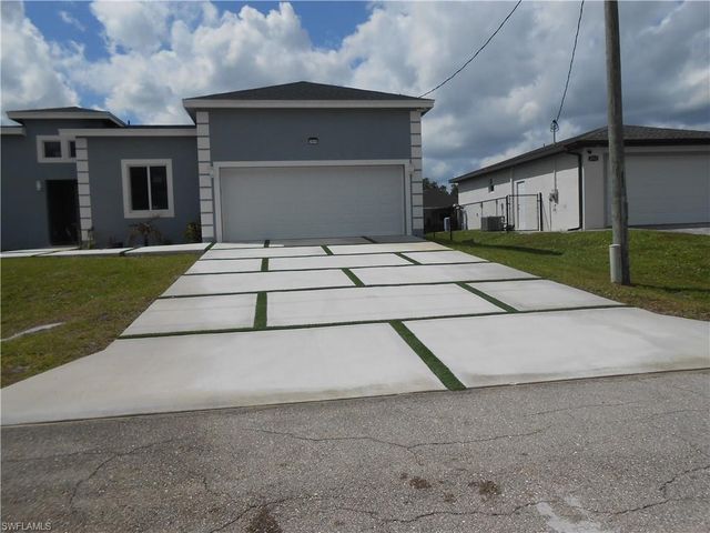 2809 55th ST W, Lehigh Acres, FL 33971