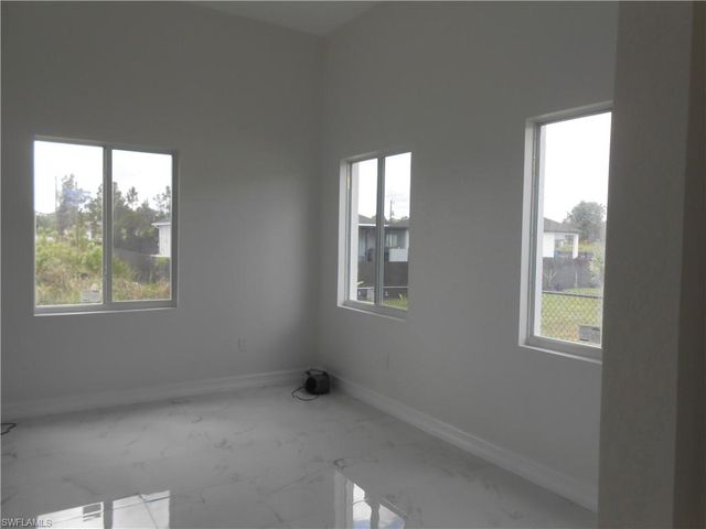2809 55th ST W, Lehigh Acres, FL 33971