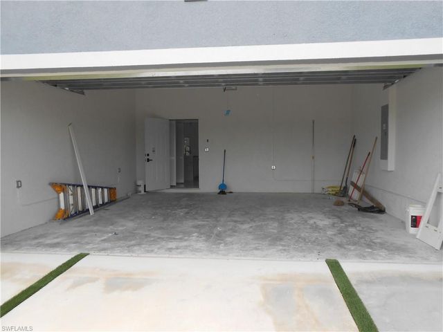 2809 55th ST W, Lehigh Acres, FL 33971