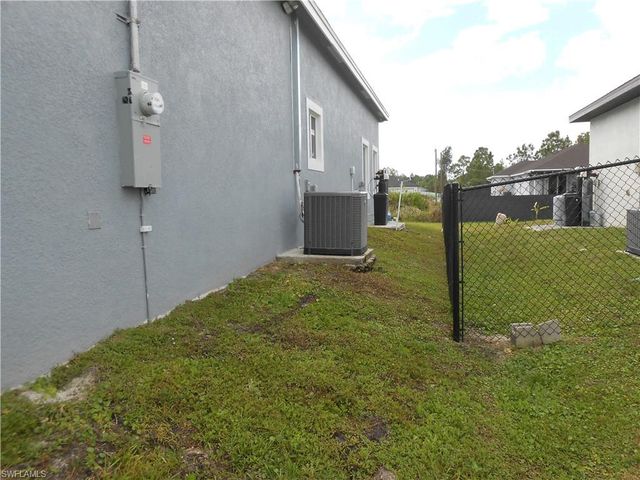 2809 55th ST W, Lehigh Acres, FL 33971