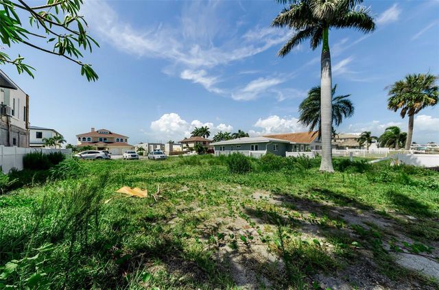 17043 DOLPHIN DRIVE, North Redington Beach, FL 33708