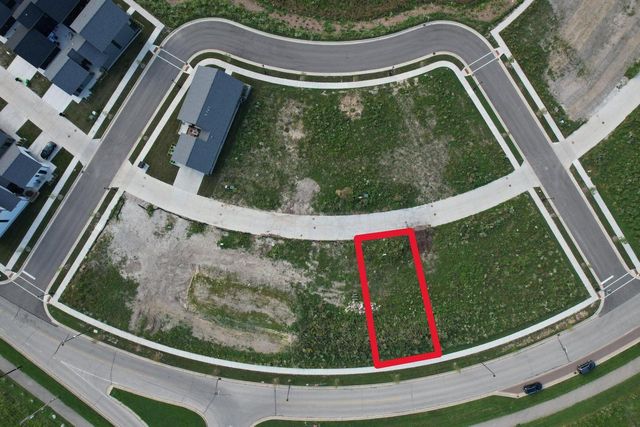 9467 E LAKE VISTA PARKWAY #4004, Oak Creek, WI 53154