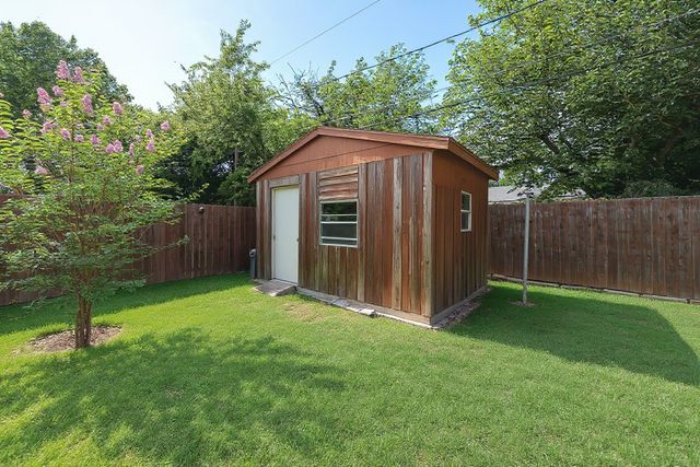 7836 Whitney Drive, White Settlement, TX 76108