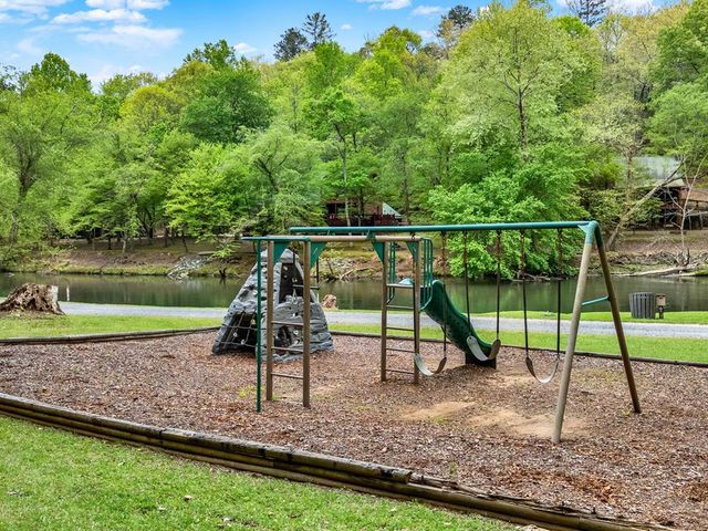 474 Seneca Way, Ellijay, GA 30540