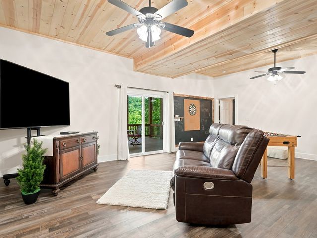 474 Seneca Way, Ellijay, GA 30540