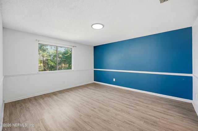 3959 ST ISABEL Drive E, Jacksonville, FL 32277