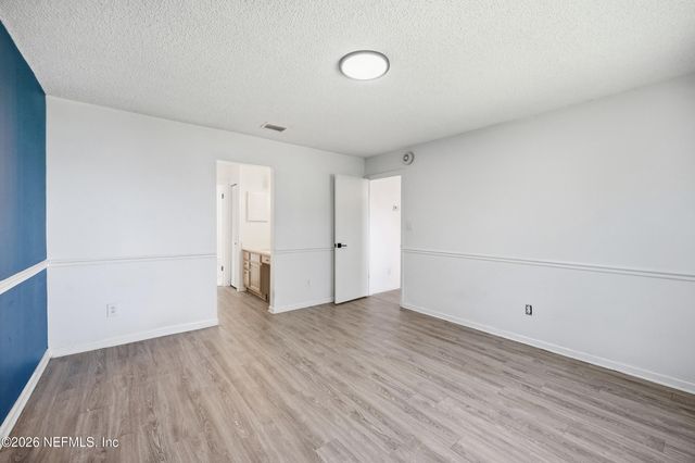 3959 ST ISABEL Drive E, Jacksonville, FL 32277