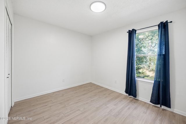 3959 ST ISABEL Drive E, Jacksonville, FL 32277