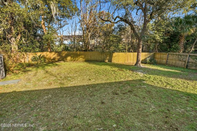 3959 ST ISABEL Drive E, Jacksonville, FL 32277