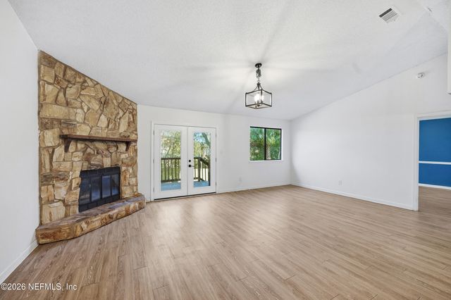 3959 ST ISABEL Drive E, Jacksonville, FL 32277